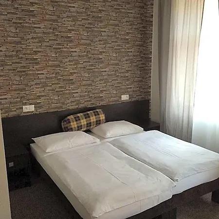Promohotel Slavie Vandrerhjem Cheb