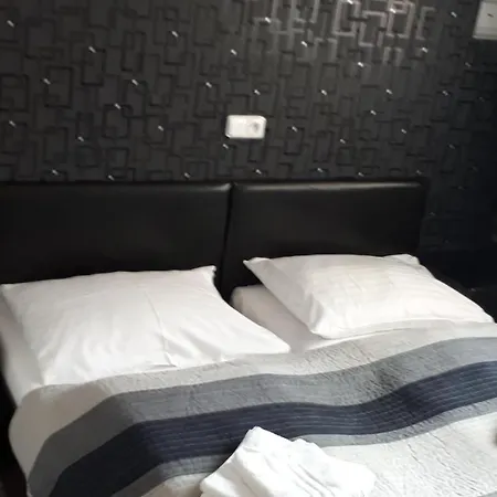 Vandrerhjem Promohotel Slavie Cheb
